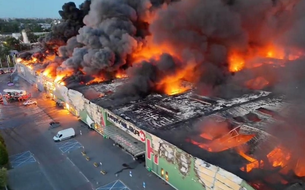 Hỏa hoạn thiêu rụi gần như toàn bộ khu chợ đông người Việt kinh doanh tại Ba Lan